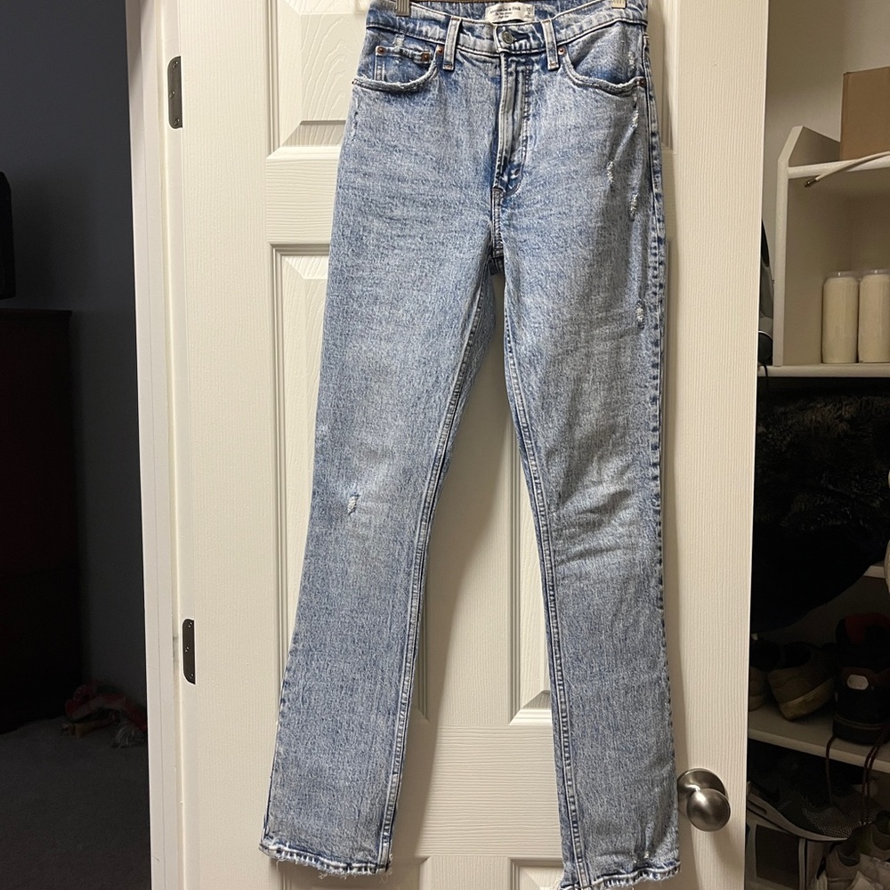 Abercrombie 90’s Skinny High Rise. Size 25. Never worn.